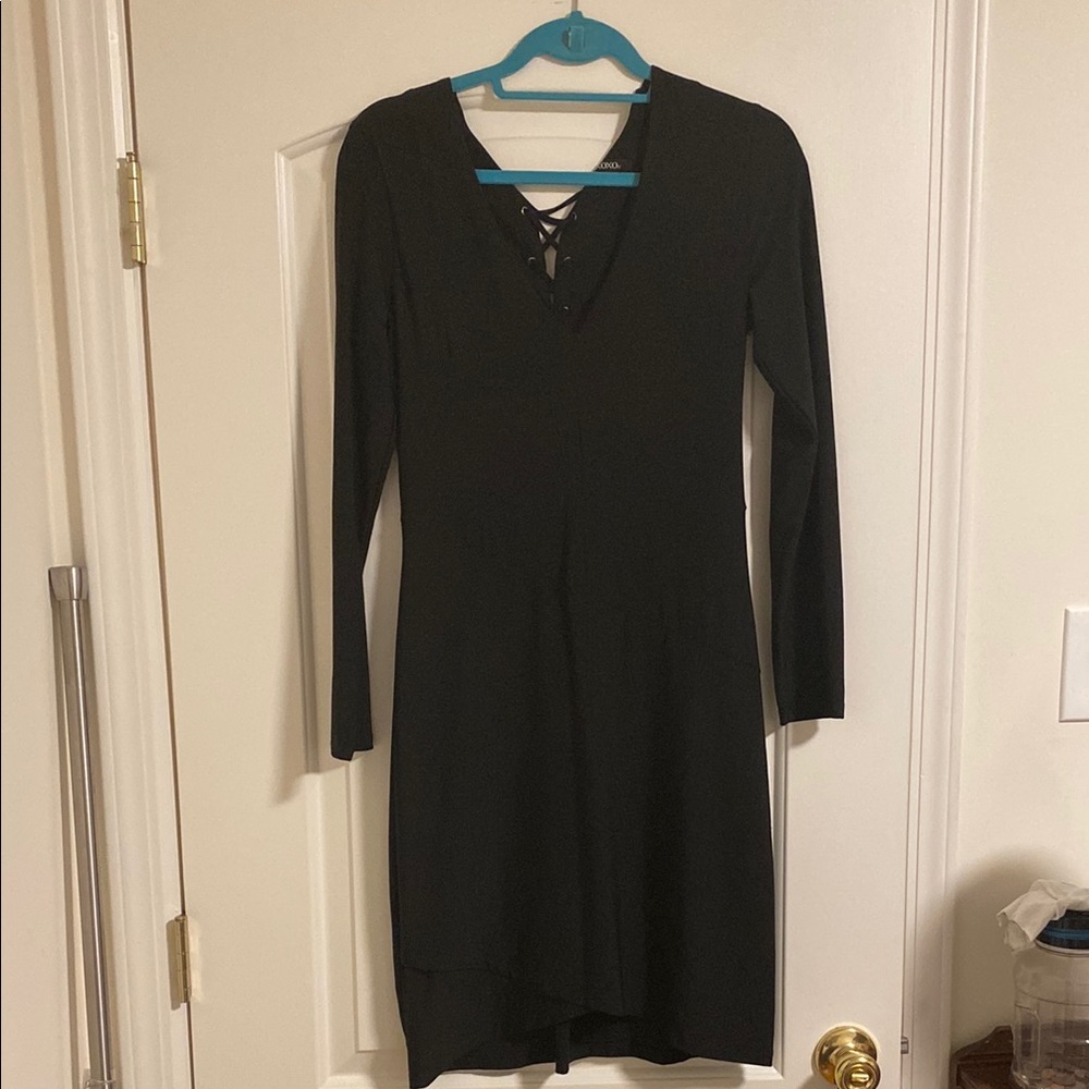 XOXO Black Sheath Dress with V-Neck Long Sleeves